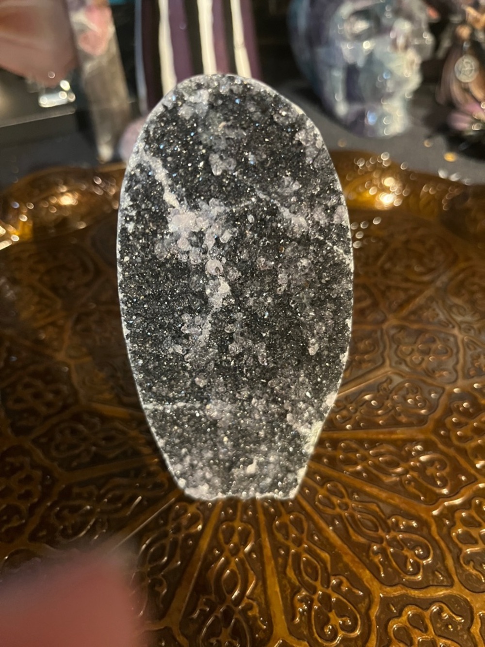 Uruguayan black and purple amethyst cut base